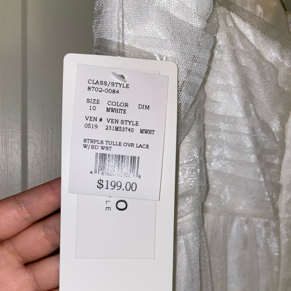 David’s Bridal Wedding Dress - Picture 5 of 6